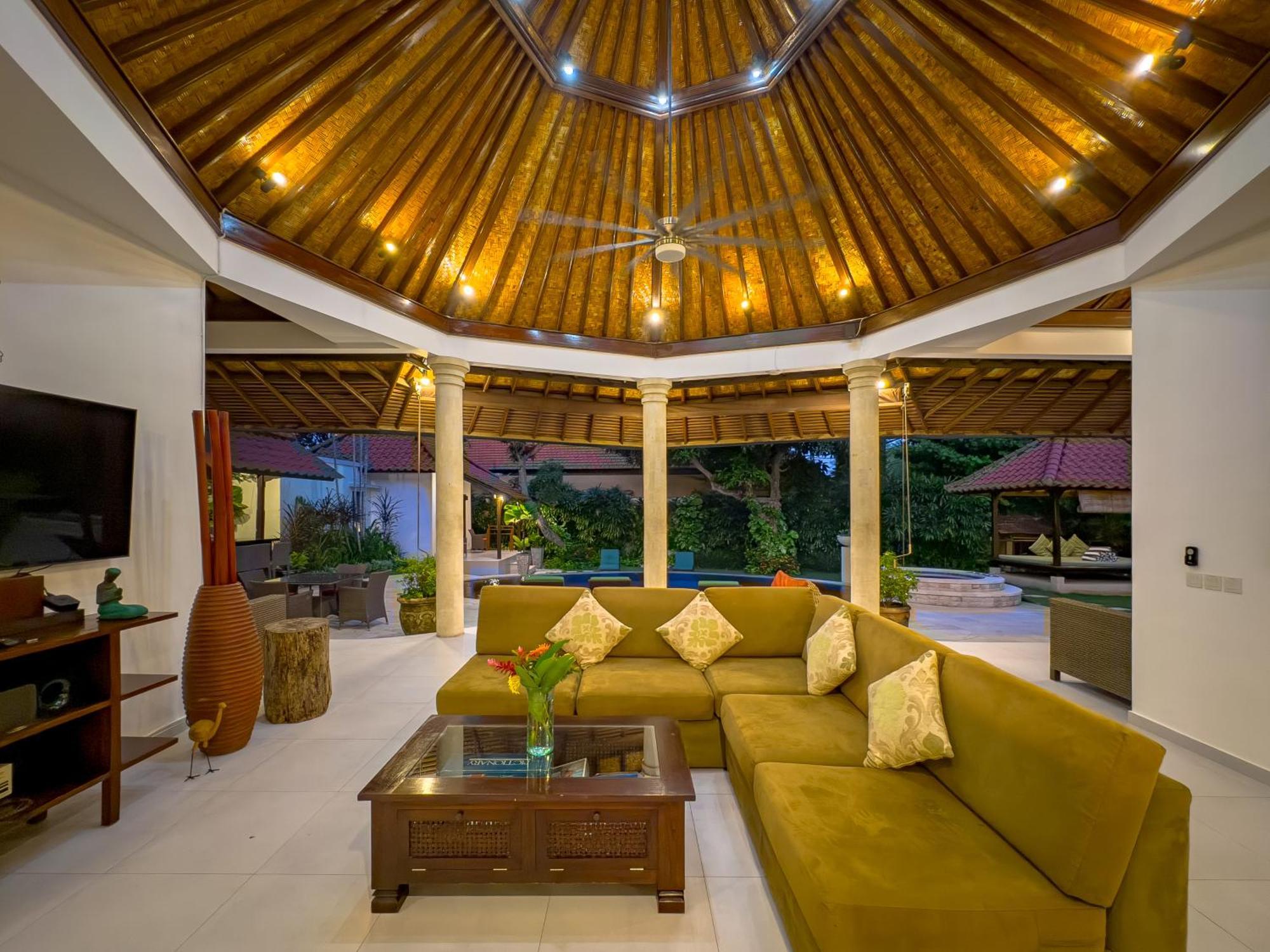 Villa Bugis Abimanyu Seminyak Pokoj fotografie